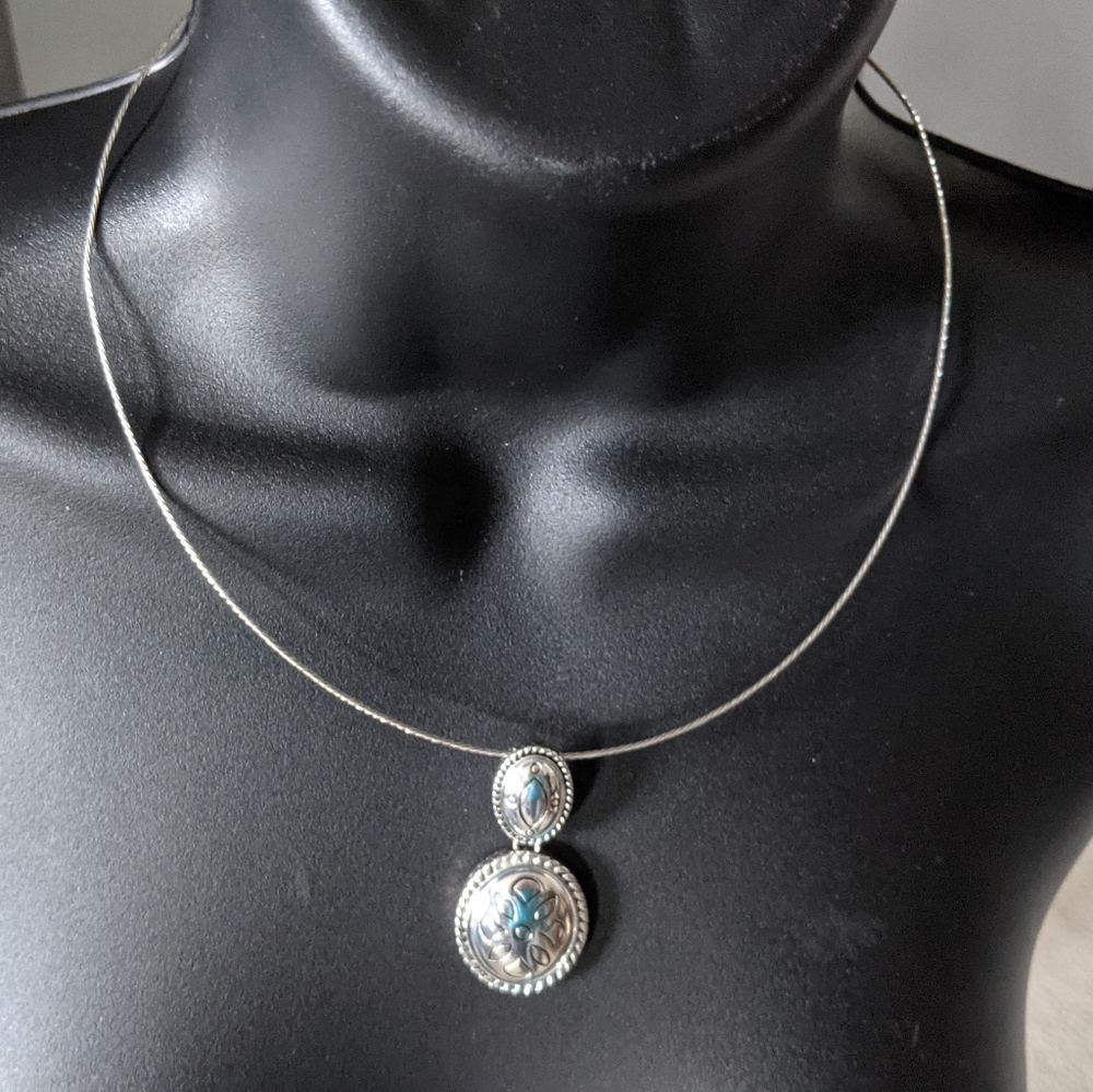 Silver Tone Necklace & Pendant